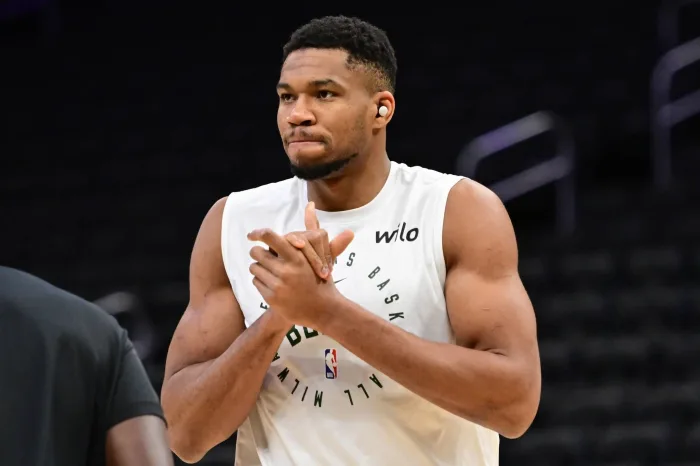 NBA直播-扬尼斯的“佛罗里达城市”言论为潜在的休赛期转会增添了吸引力。 NBA直播-扬尼斯的“佛罗里达城市”言论为潜在的休赛期转会增添了吸引力。